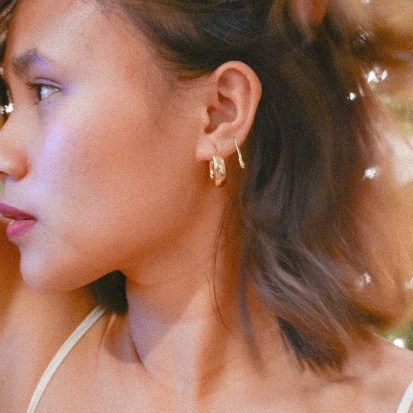 Classic Chubby Hoops 14k - Picture 5 of 5